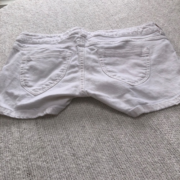 Size 27 Authentic Brody jeans, white and funky. Short shorts, pockets, zipper - Picture 5 of 5